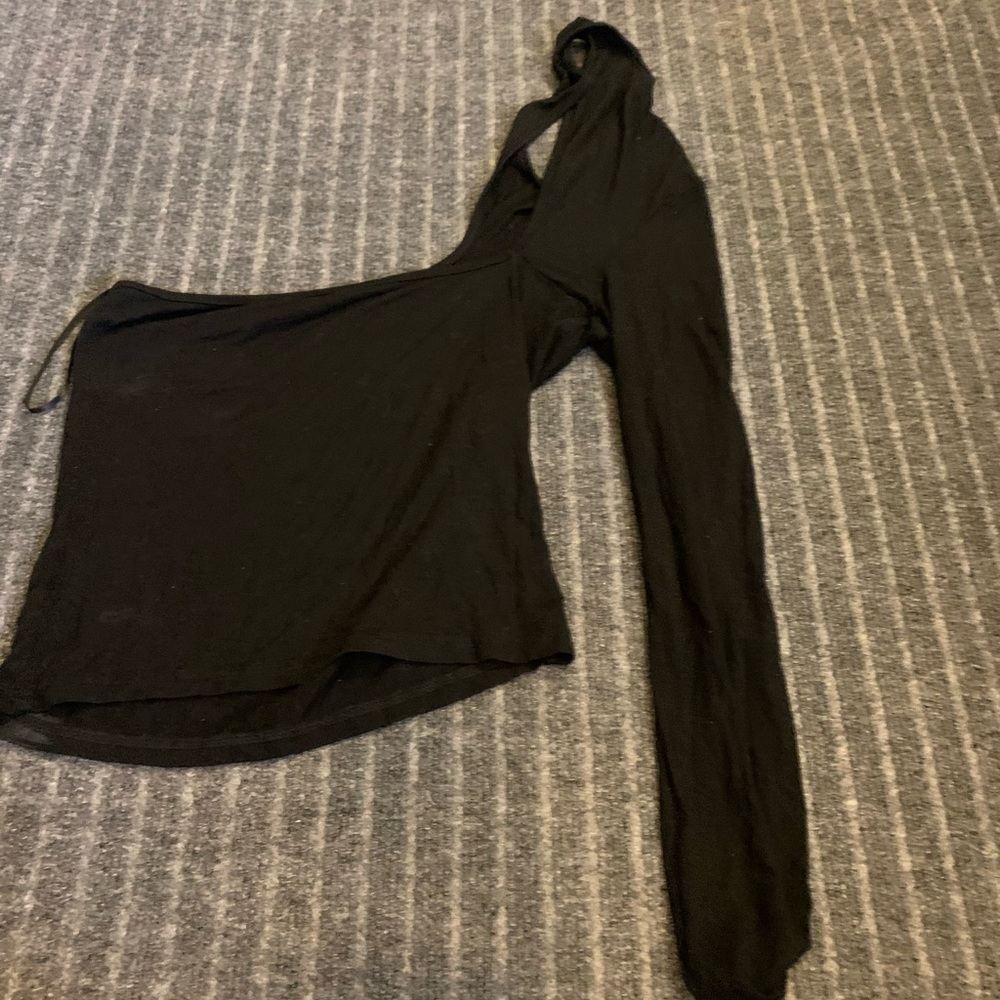 SHEIN SMALL TOP SHIRT OFF SHOULDER BLACK